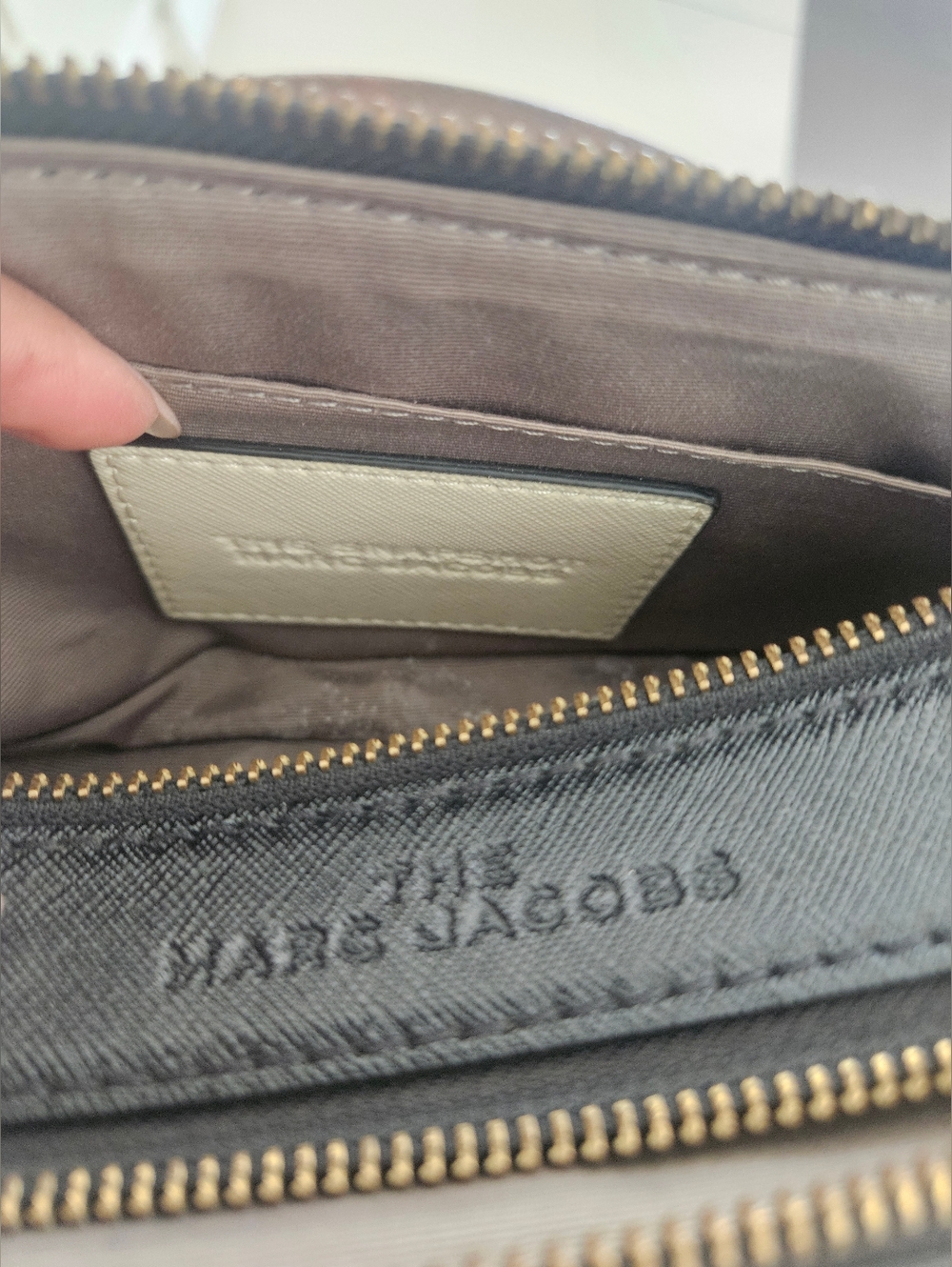 Marc Jacobs Snapshot Camera Bag in Black and Cream - Picture 8 of 8